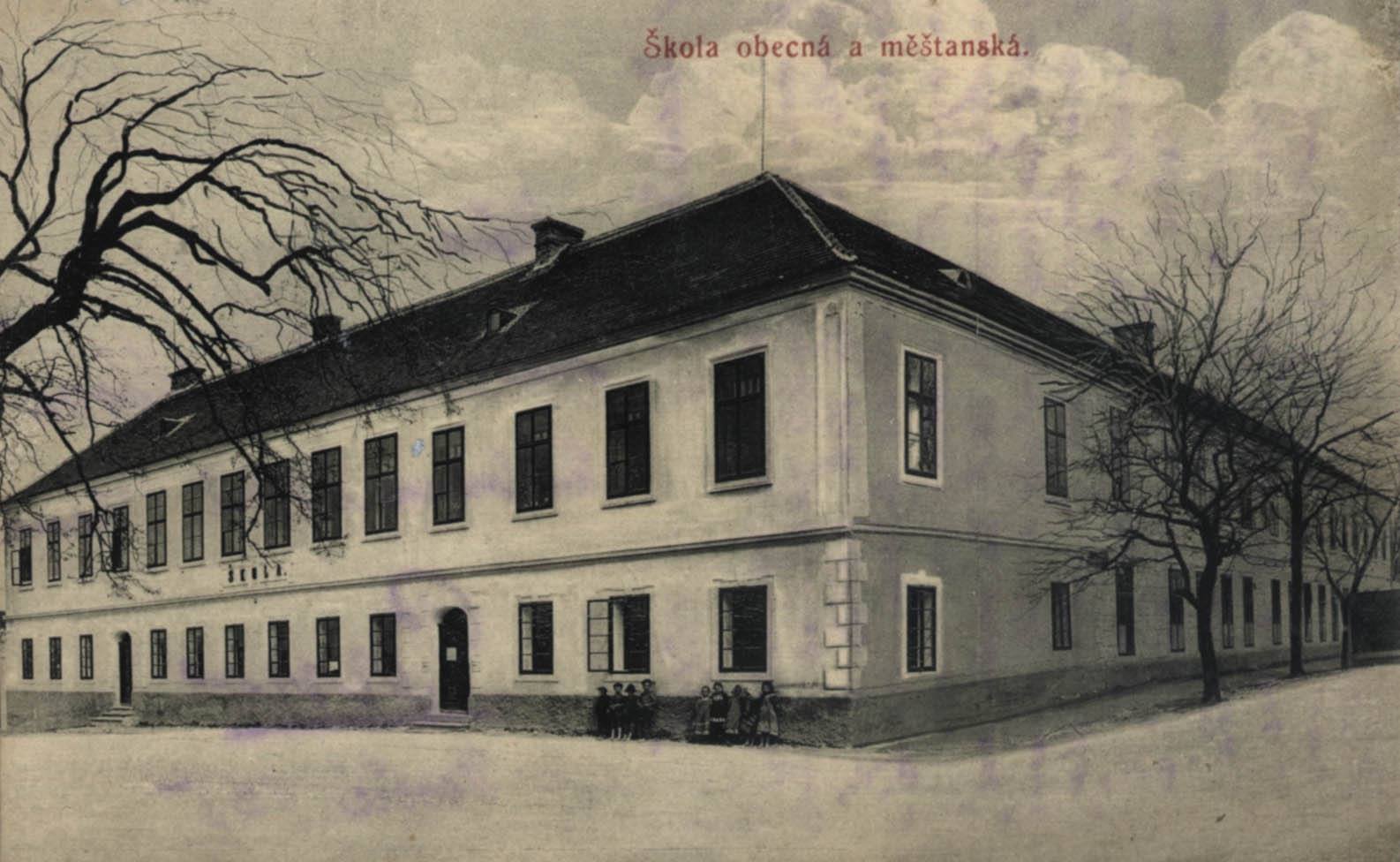 škola jevišovice.jpg